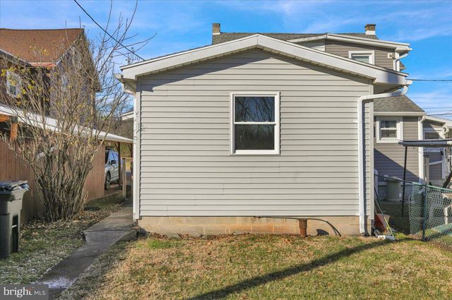 21 SEYFERT DR, Birdsboro, PA 19508