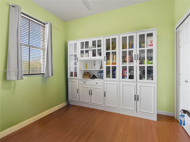 15415 SW 9th Way, Miami, FL 33194