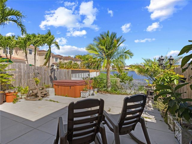 15415 SW 9th Way, Miami, FL 33194