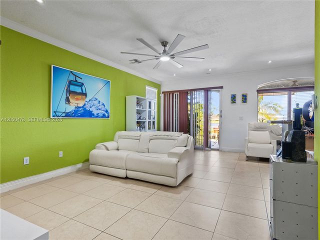 15415 SW 9th Way, Miami, FL 33194