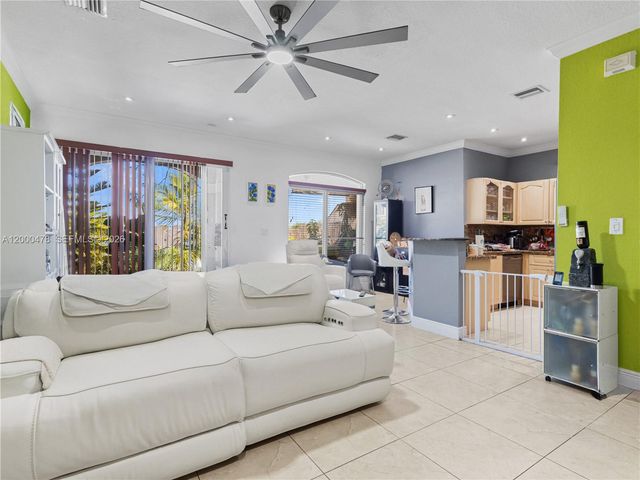 15415 SW 9th Way, Miami, FL 33194