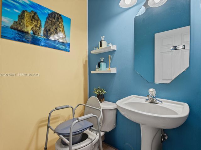 15415 SW 9th Way, Miami, FL 33194