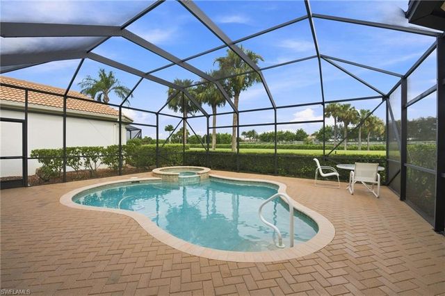 6007 Fairway CT, Naples, FL 34110
