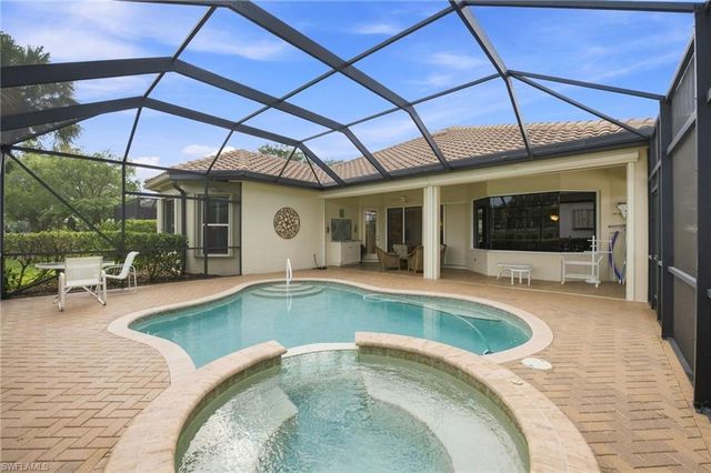 6007 Fairway CT, Naples, FL 34110