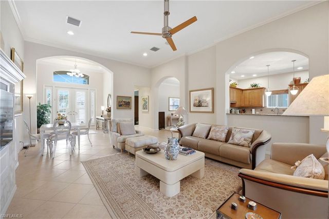 6007 Fairway CT, Naples, FL 34110