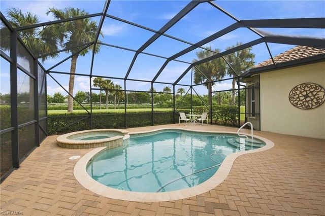 6007 Fairway CT, Naples, FL 34110