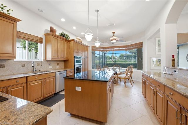 6007 Fairway CT, Naples, FL 34110