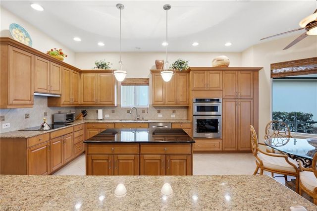 6007 Fairway CT, Naples, FL 34110