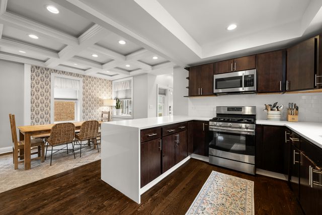 5422 N Natoma Avenue, Chicago, IL 60656