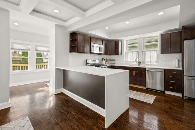 5422 N Natoma Avenue, Chicago, IL 60656