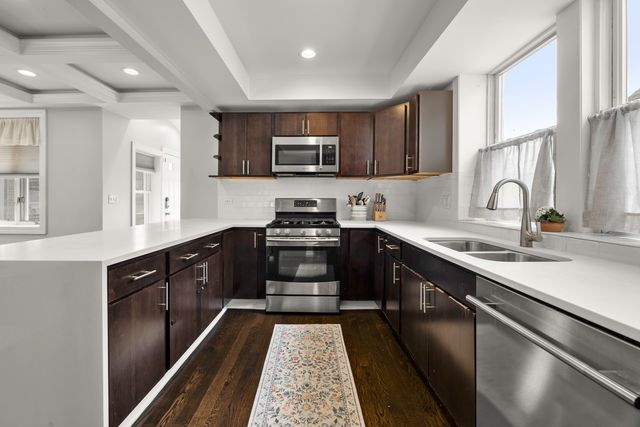 5422 N Natoma Avenue, Chicago, IL 60656