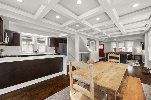 5422 N Natoma Avenue, Chicago, IL 60656