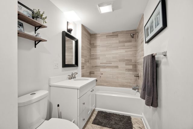 5422 N Natoma Avenue, Chicago, IL 60656