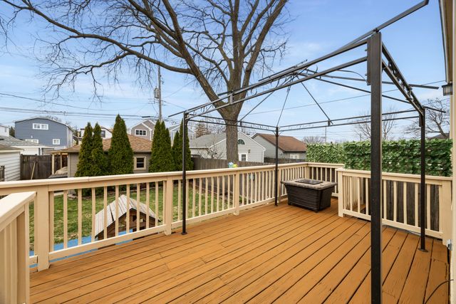 5422 N Natoma Avenue, Chicago, IL 60656