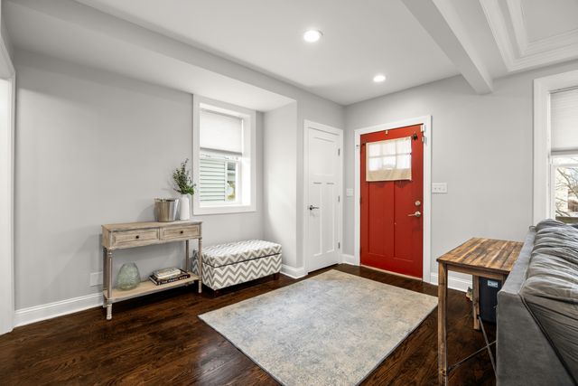 5422 N Natoma Avenue, Chicago, IL 60656