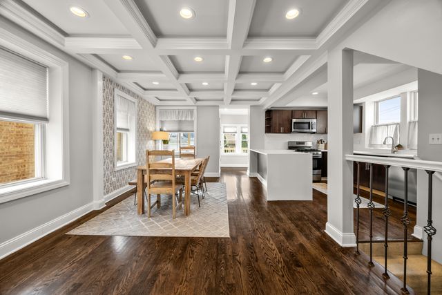 5422 N Natoma Avenue, Chicago, IL 60656