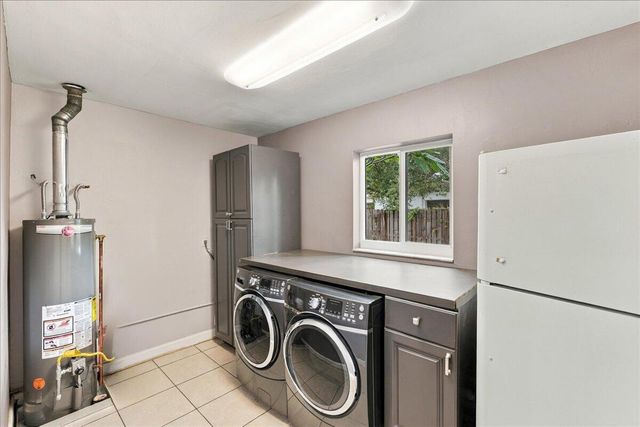 3366 SW 16TH Court, Fort Lauderdale, FL 33312