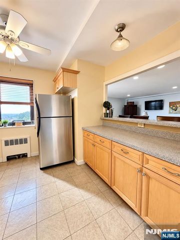 208 Anderson Street S7C, Hackensack, NJ 07601