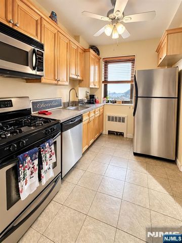 208 Anderson Street S7C, Hackensack, NJ 07601