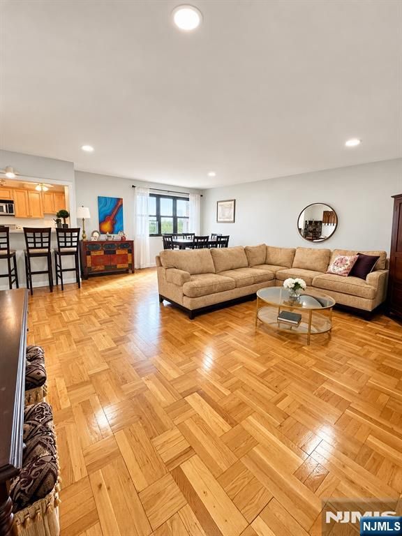 208 Anderson Street S7C, Hackensack, NJ 07601