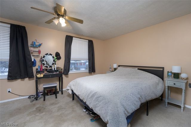 1033 Sunnywood Lane, Ravenna, OH 44266