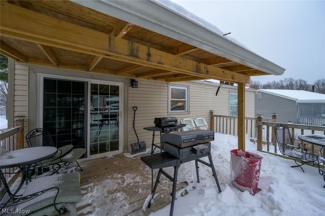 1033 Sunnywood Lane, Ravenna, OH 44266