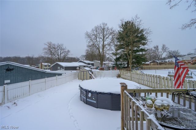 1033 Sunnywood Lane, Ravenna, OH 44266