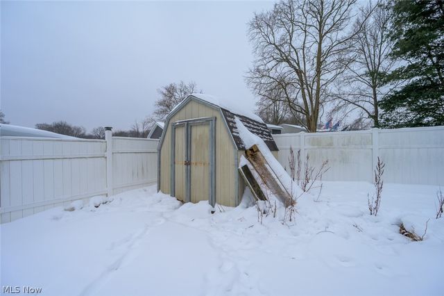 1033 Sunnywood Lane, Ravenna, OH 44266