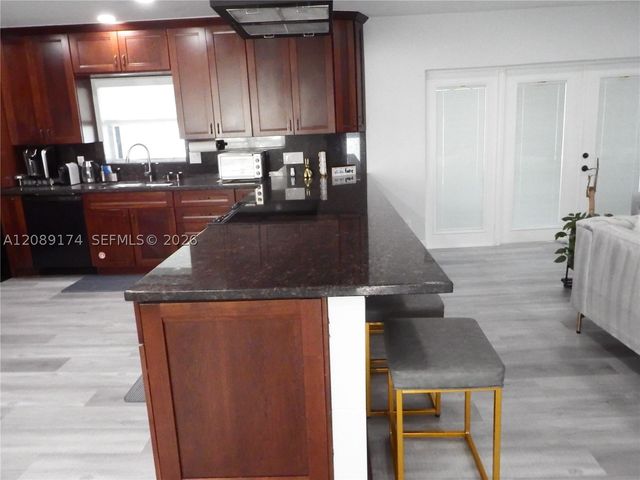 1711 N 50th Ave, Hollywood, FL 33021