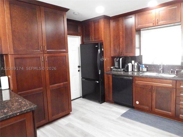 1711 N 50th Ave, Hollywood, FL 33021