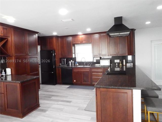 1711 N 50th Ave, Hollywood, FL 33021