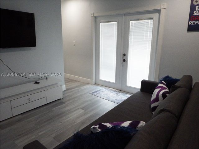 1711 N 50th Ave, Hollywood, FL 33021