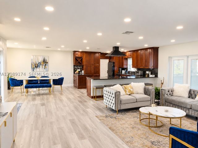 1711 N 50th Ave, Hollywood, FL 33021