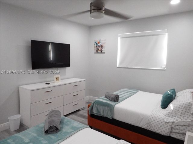 1711 N 50th Ave, Hollywood, FL 33021