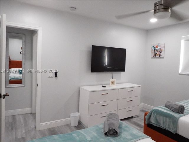 1711 N 50th Ave, Hollywood, FL 33021