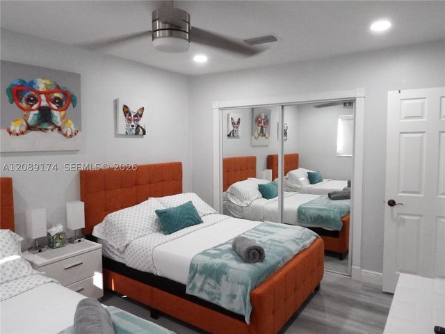 1711 N 50th Ave, Hollywood, FL 33021