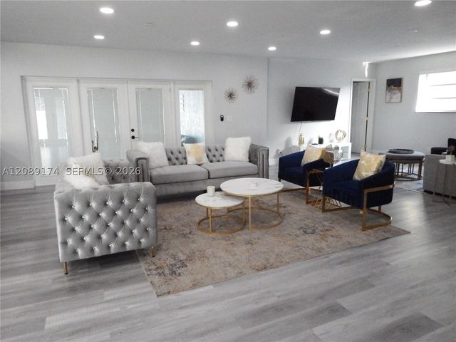 1711 N 50th Ave, Hollywood, FL 33021