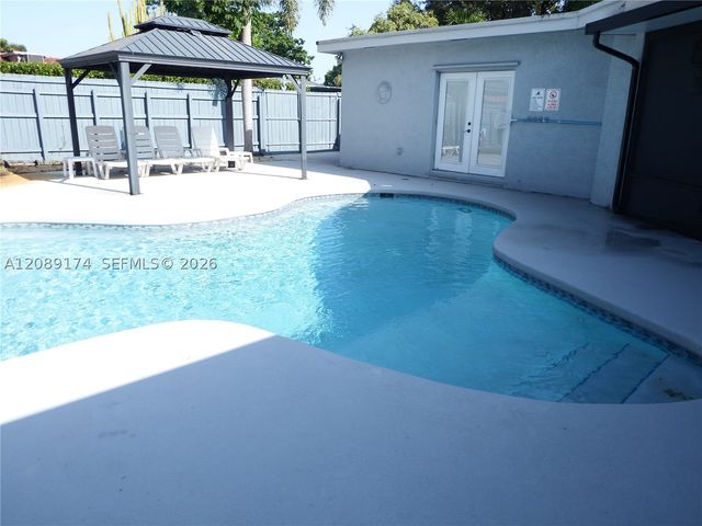 1711 N 50th Ave, Hollywood, FL 33021