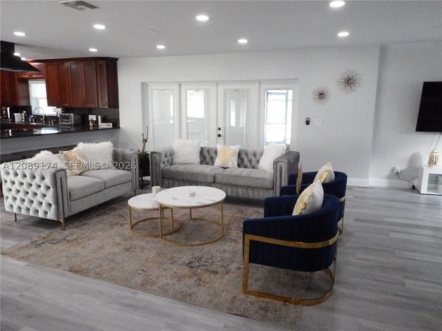 1711 N 50th Ave, Hollywood, FL 33021