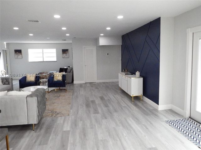 1711 N 50th Ave, Hollywood, FL 33021