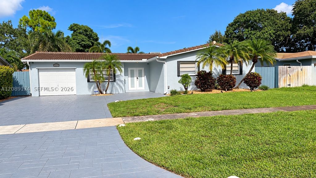 1711 N 50th Ave, Hollywood, FL 33021