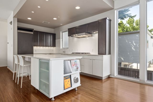 4206 Buena Vista Street C, Dallas, TX 75205