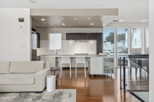 4206 Buena Vista Street C, Dallas, TX 75205