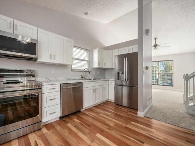 864 Robmeyer Drive, Columbus, OH 43207