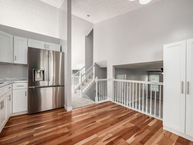 864 Robmeyer Drive, Columbus, OH 43207