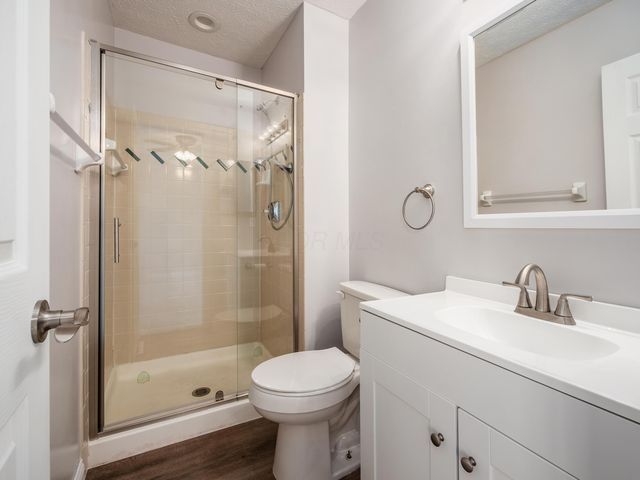 864 Robmeyer Drive, Columbus, OH 43207