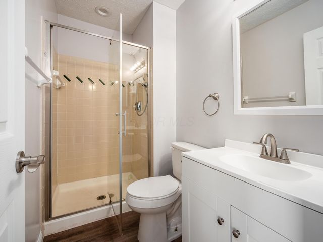 864 Robmeyer Drive, Columbus, OH 43207