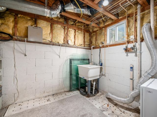 864 Robmeyer Drive, Columbus, OH 43207