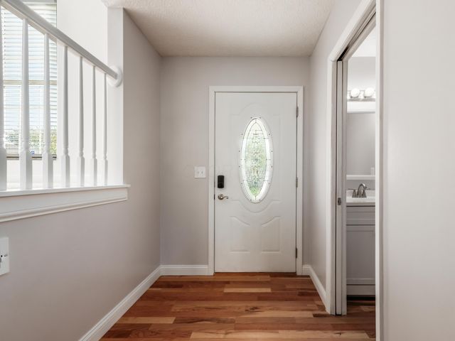 864 Robmeyer Drive, Columbus, OH 43207