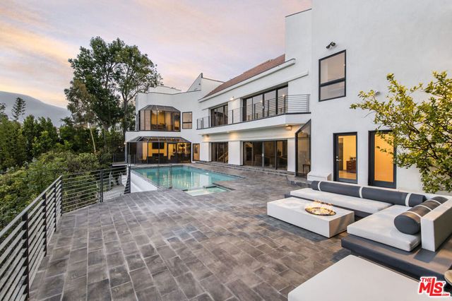 11955 Pinnacle Place, Beverly Hills, CA 90210